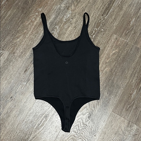 EUC Lululemon Casual Bundle. Size 6 - Picture 4 of 12